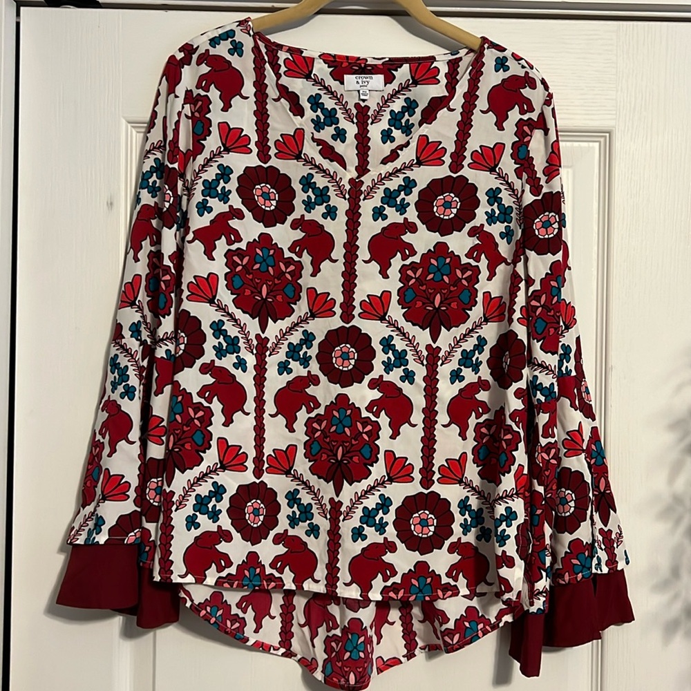 Crown & Ivy Elephant Floral Top